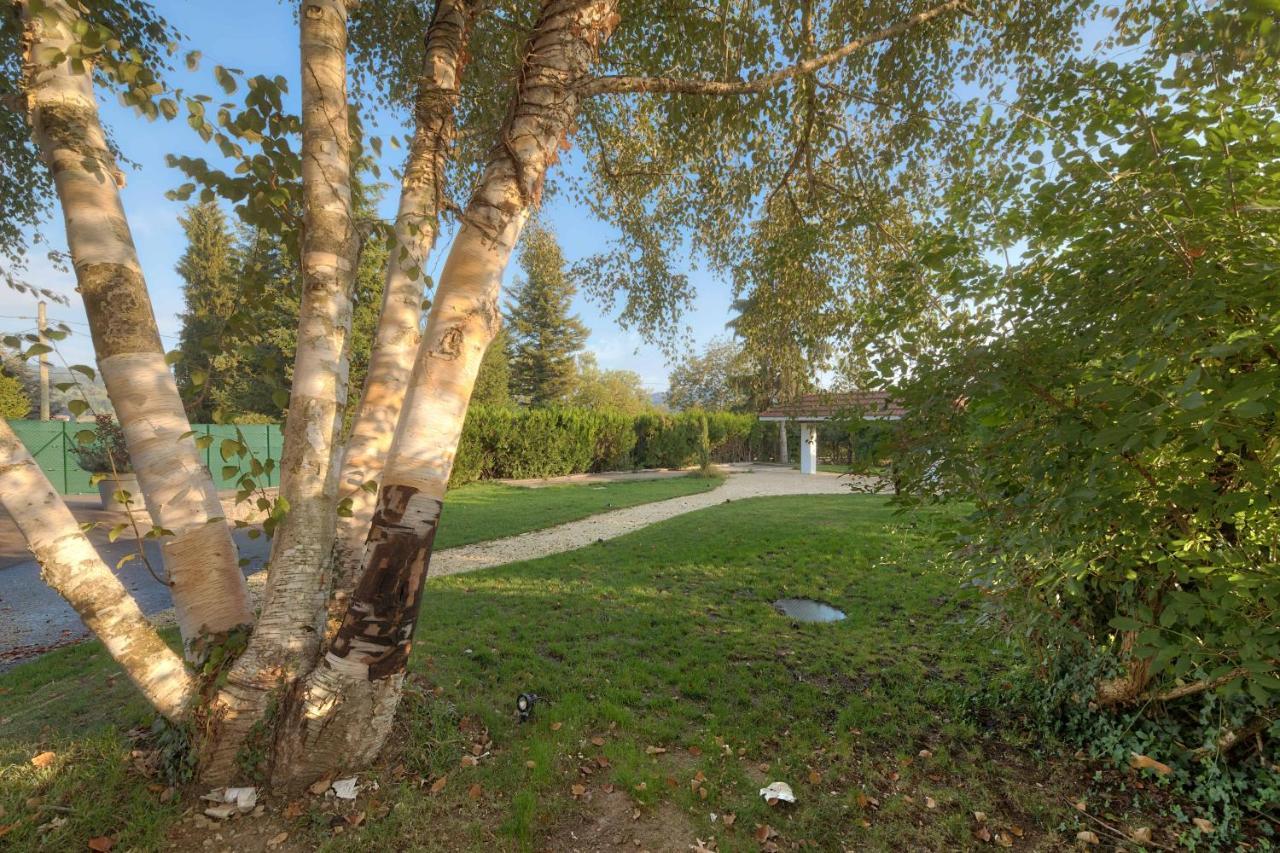 Appartement Chloe Du Lac Montferrat  エクステリア 写真
