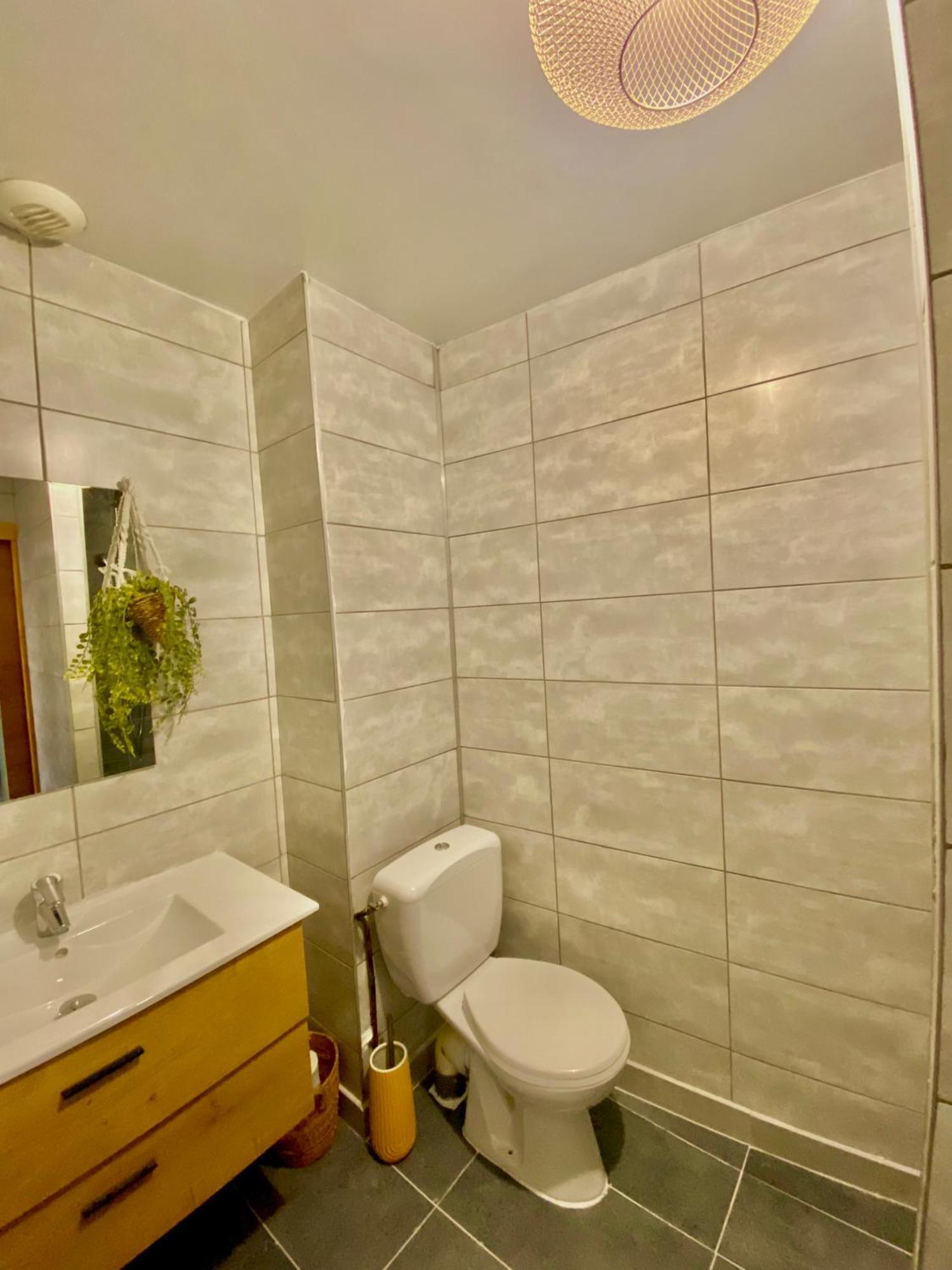 Appartement Chloe Du Lac Montferrat  エクステリア 写真