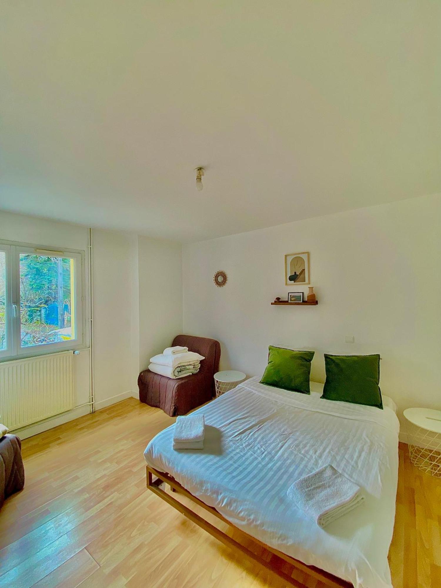Appartement Chloe Du Lac Montferrat  エクステリア 写真