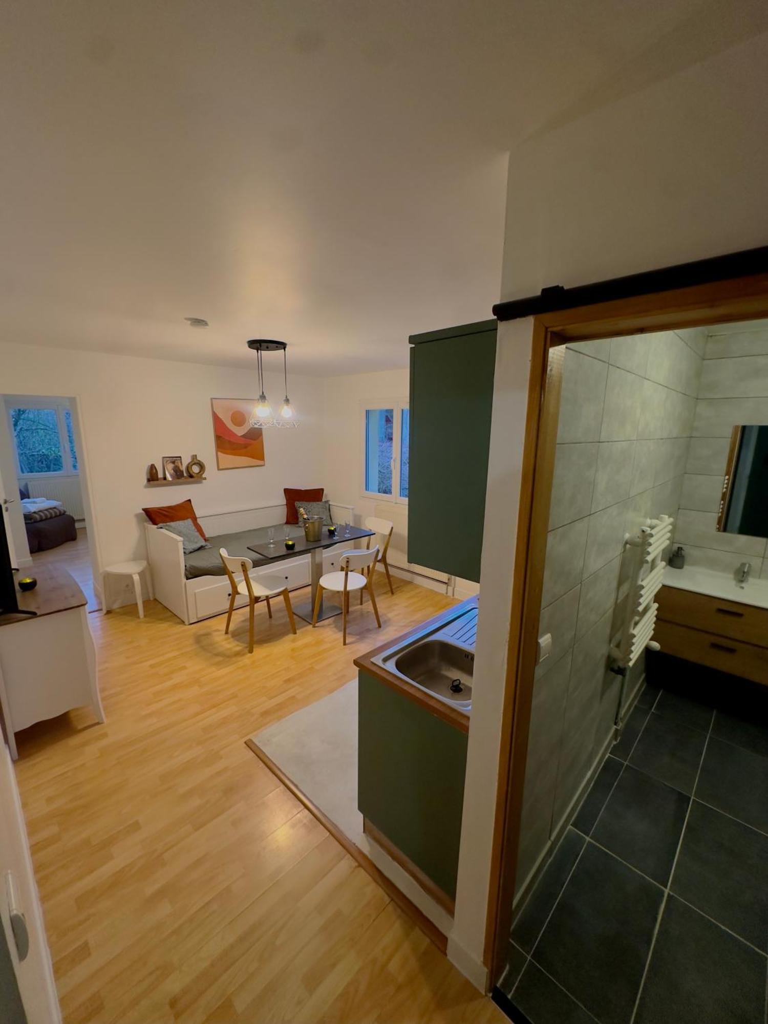 Appartement Chloe Du Lac Montferrat  エクステリア 写真