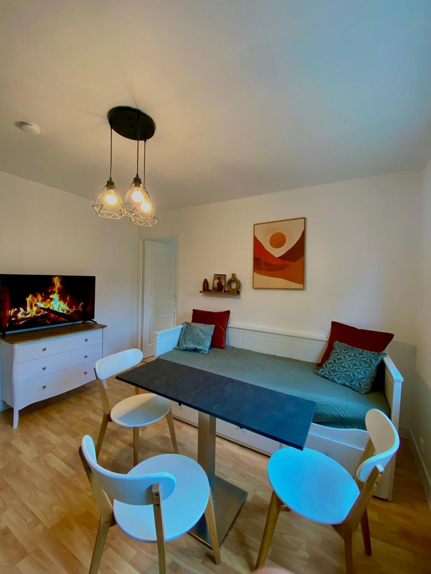 Appartement Chloe Du Lac Montferrat  エクステリア 写真
