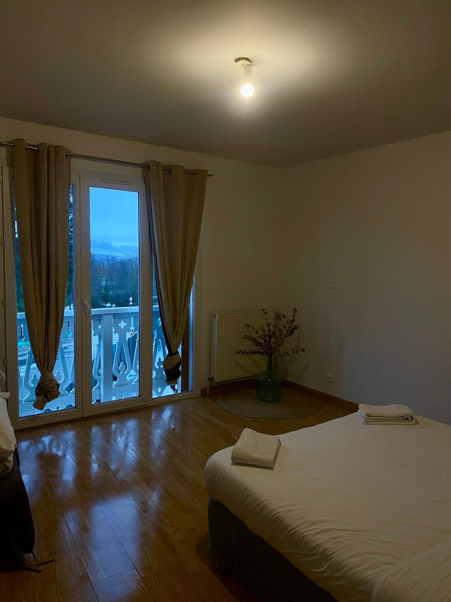 Appartement Chloe Du Lac Montferrat  エクステリア 写真