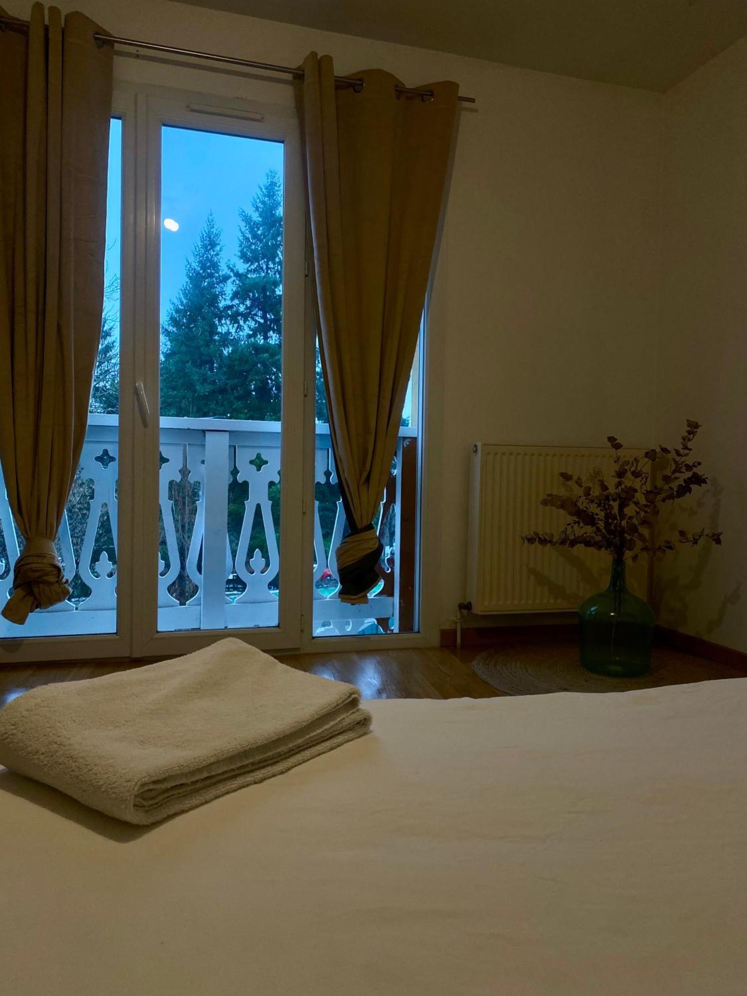 Appartement Chloe Du Lac Montferrat  エクステリア 写真