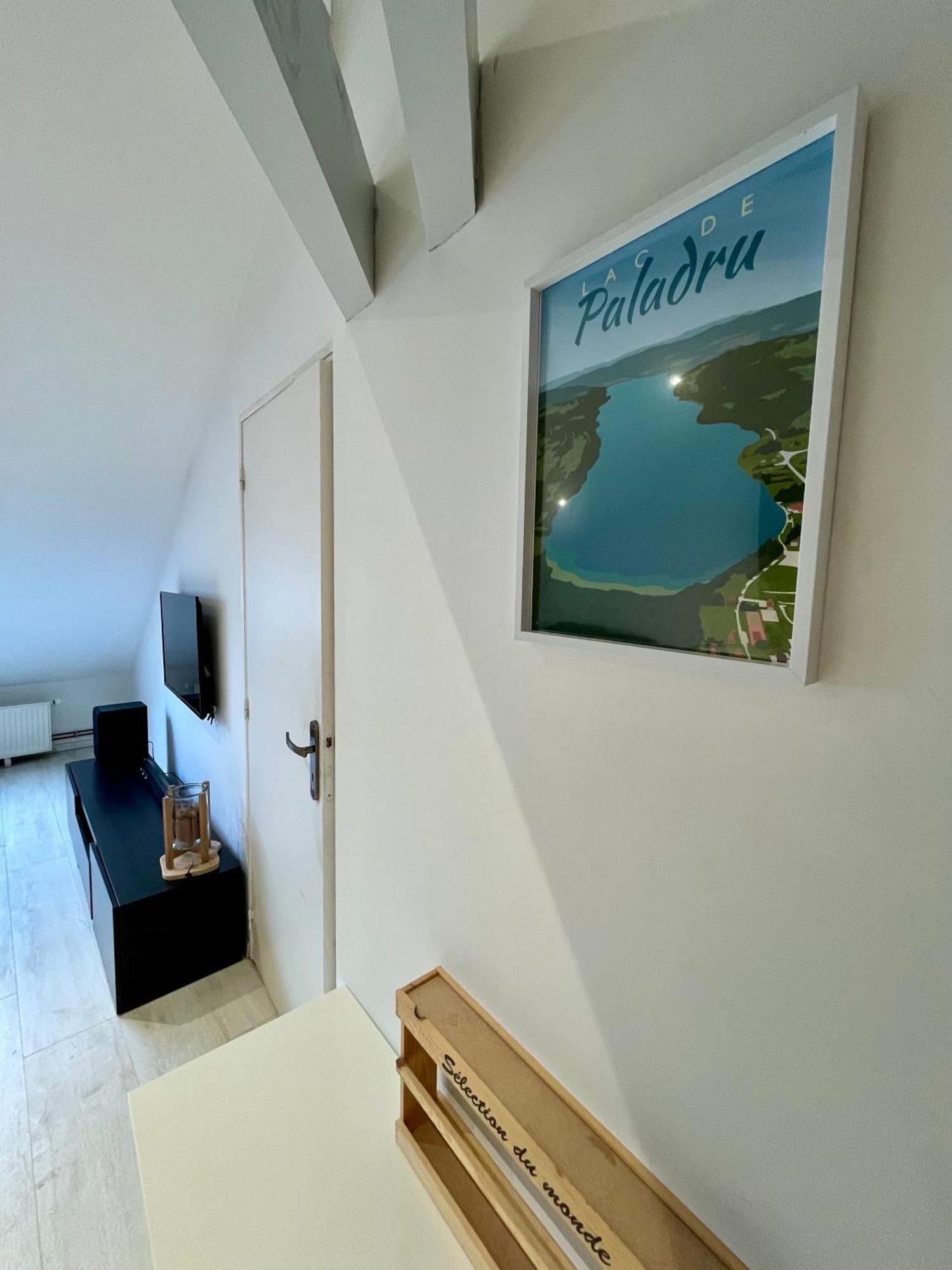 Appartement Chloe Du Lac Montferrat  エクステリア 写真