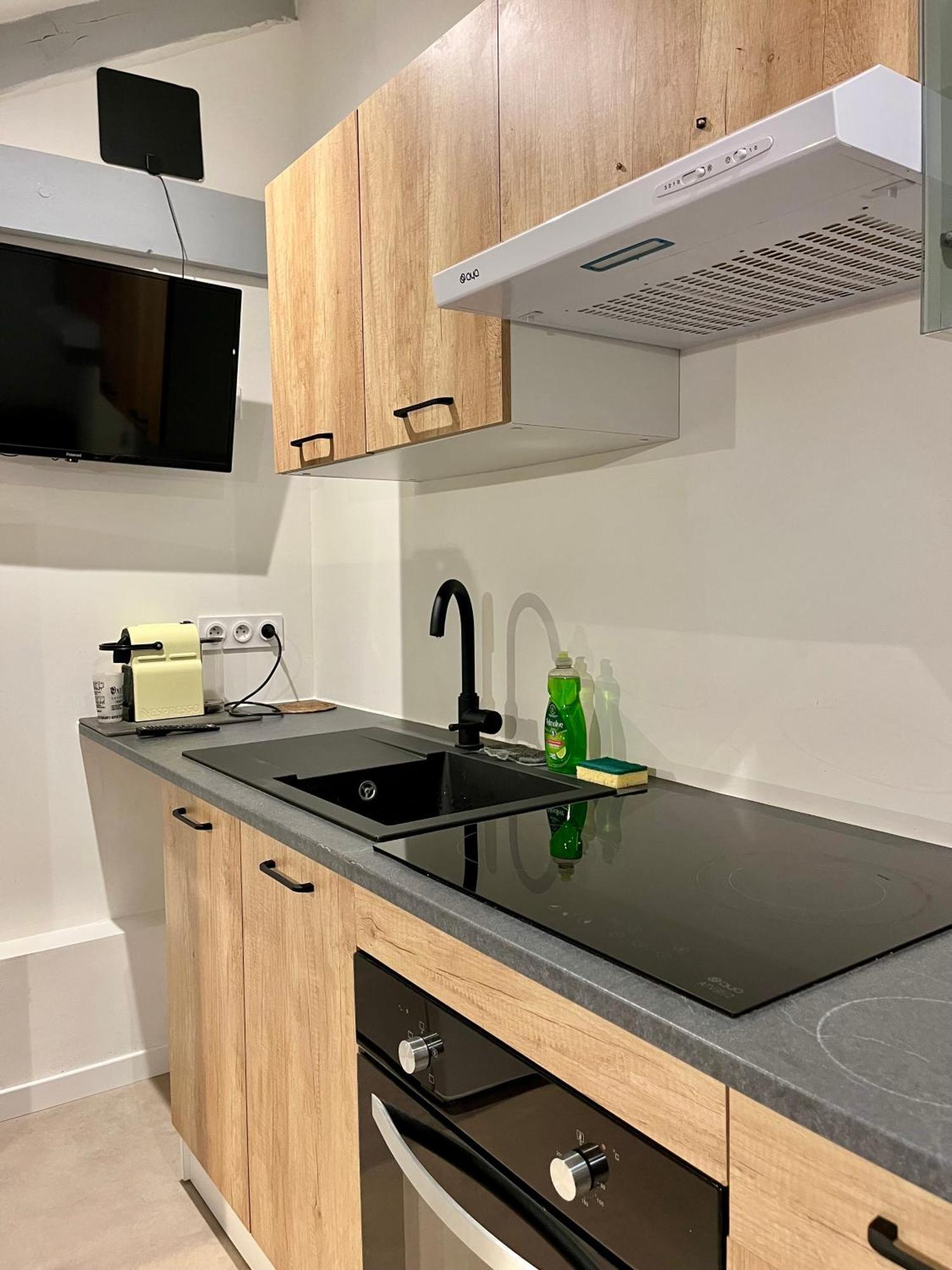Appartement Chloe Du Lac Montferrat  エクステリア 写真