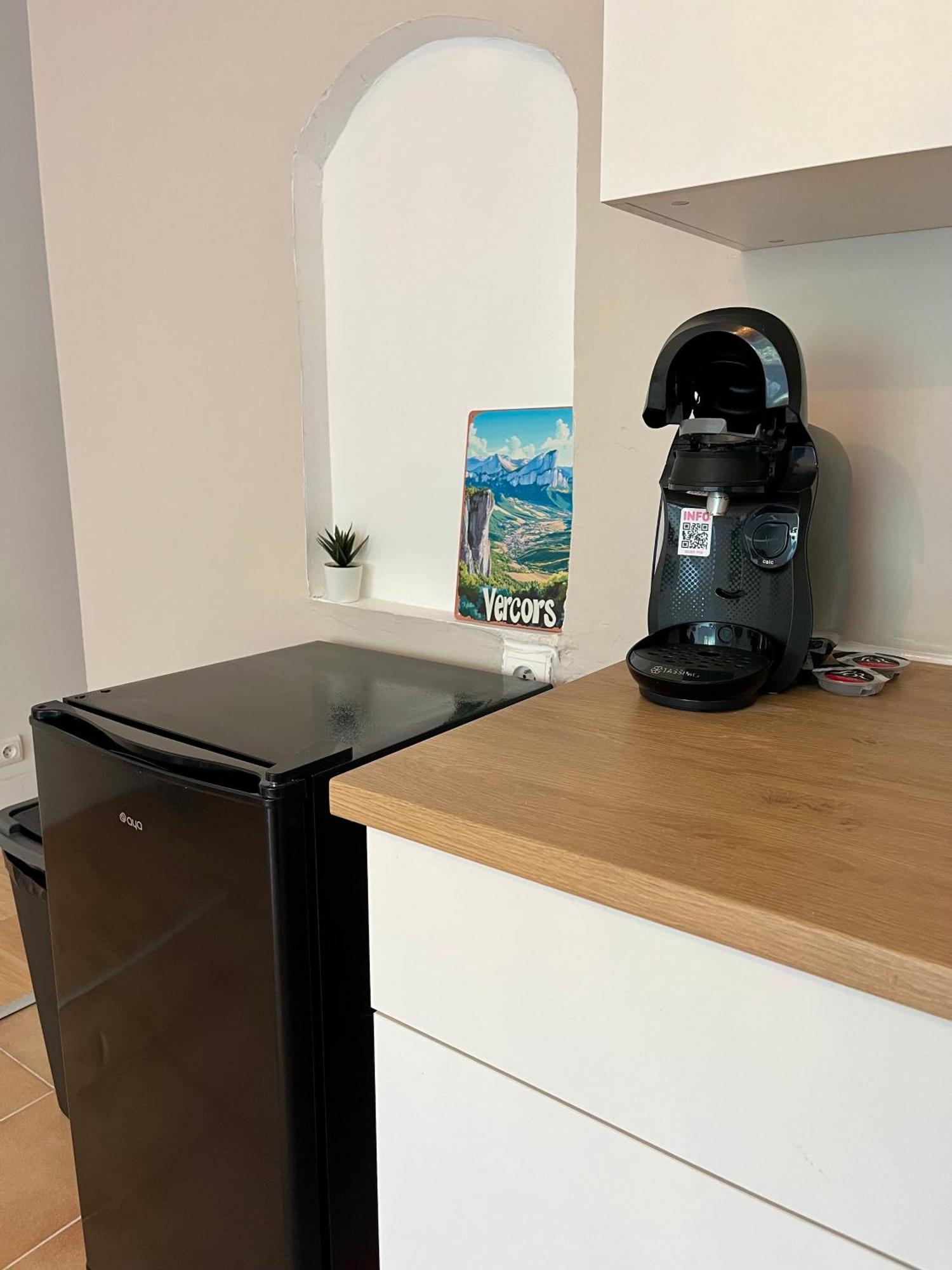 Appartement Chloe Du Lac Montferrat  エクステリア 写真